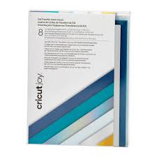 CC-2009210 2009210 - Cricut Insert Cards Foil Blue Lagoon R30 11.4x15.9cm 8-Pack; 8 A6 cards (4 Midnight Blue, 4 Deep Teal); 8 inserts (4 Silver Matte Holographic, 4 Powder Blue); 8 Foil Transfer Sheets (4 Gold, 4 Silver); 8 White envelopes; Dimensions: Cards 4.5 in x 6.25 in (11.4 cm x 15.9 cm), Inserts 4.25 in x 6 in (10.8 cm x 15.2 cm), Foil Transfer Sheets 4 in x 6 in (10.2 cm x 15.2 cm), Envelopes 4.6 in x 6.5 in (11.7 cm x 16.5 cm); Easy to cut designs with specialized Cricut Joy™ Card Mat (sold separately); Requires Cricut Joy™ Foil Transfer Tool (sold separately); For Cricut Joy™ - Image 1